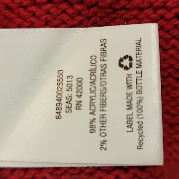 Long Sleeve Sweater With Cable Pattern on Front - Picture 9 of 9